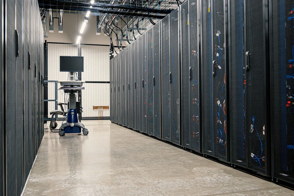 Cựu giám đốc AI của Databricks hứa hẹn cắt giảm 1.000 lần chi phí năng lượng cho AI