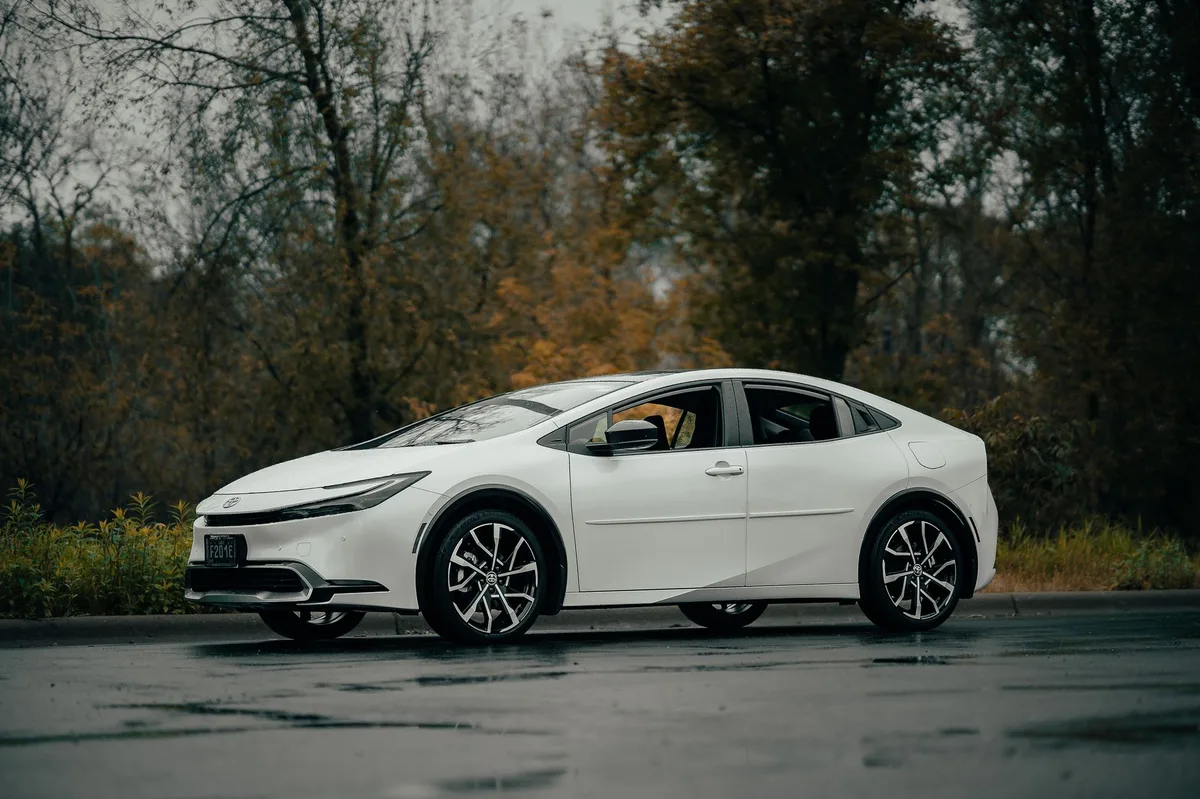 Galaxy TT ra mắt: sedan điện 725km, giá từ 2.000 USD, đối đầu Tesla Model 3