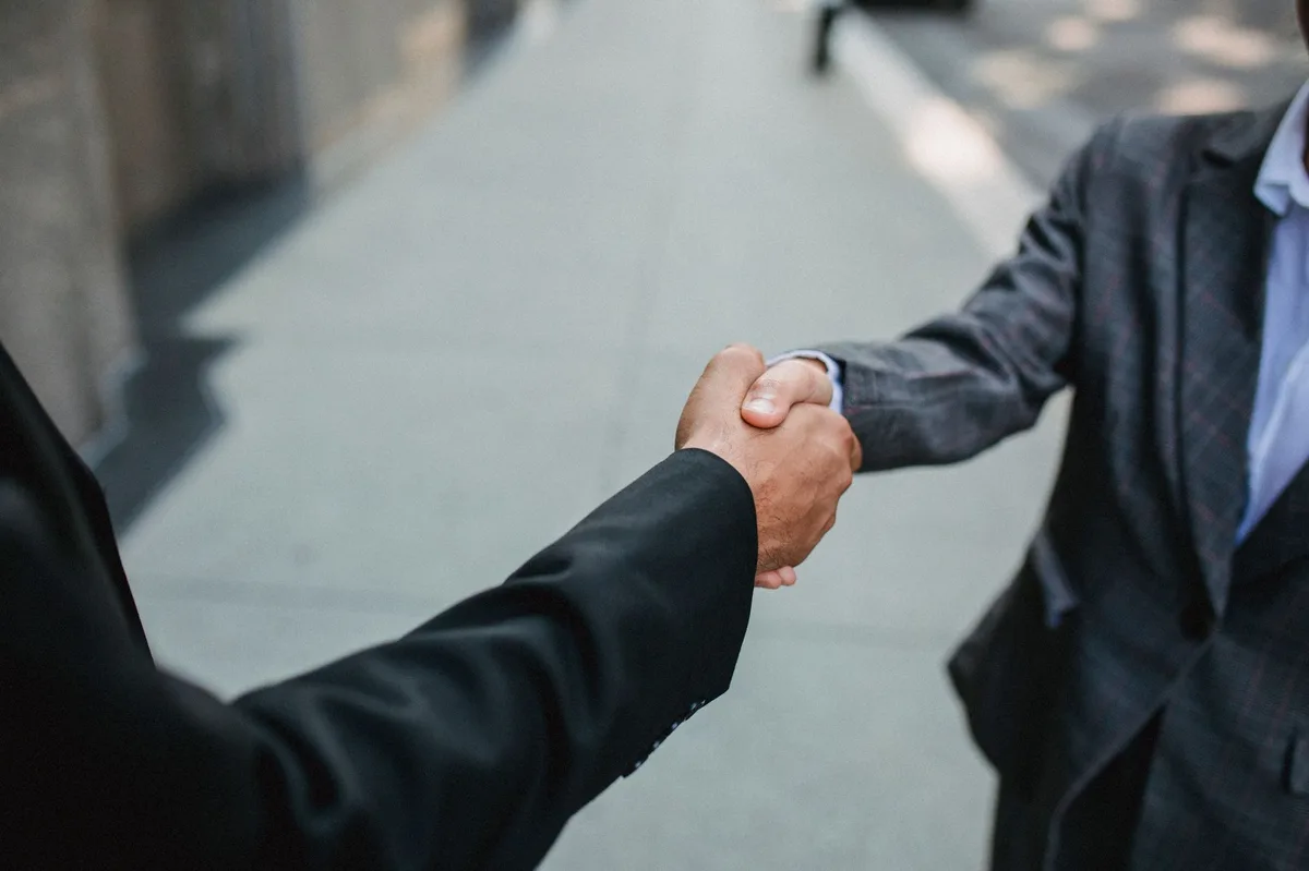 M&A toàn cầu tiến gần 4 nghìn tỷ USD năm 2026, siêu thương vụ chiếm ưu thế