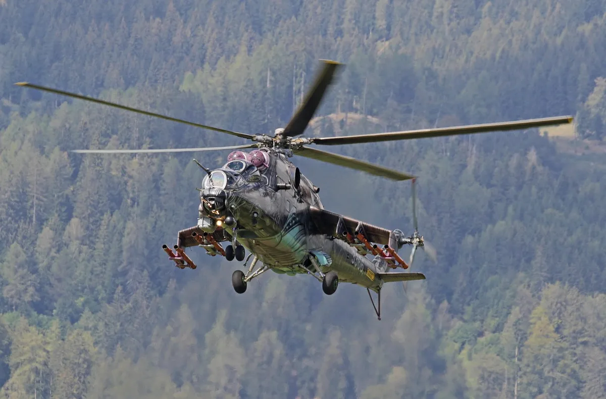 Mỹ thông báo gói hỗ trợ bảo dưỡng Apache và M777 cho Ấn Độ trị giá 482,2 triệu USD