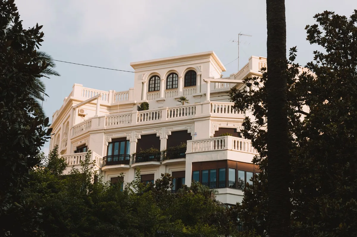 Người mua bất động sản hạng sang đổ xô đến Tây Ban Nha tìm nơi trú ẩn khỏi chiến tranh và bất ổn