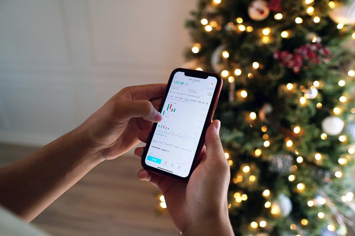 AI agent giao dịch chứng khoán 24/7: Startup và sàn môi giới đua nhau xây dựng