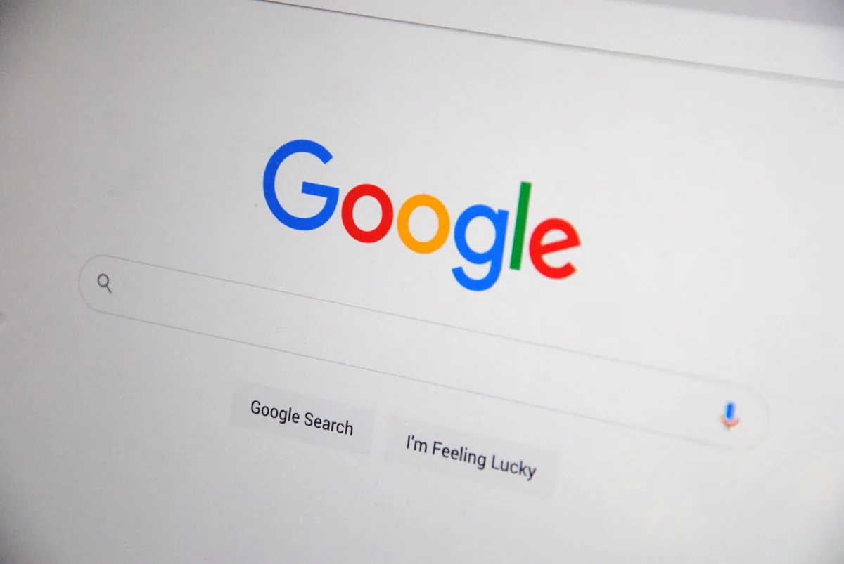 Alphabet (GOOGL) đối mặt câu hỏi từ Phố Wall: Chi tiêu AI khổng lồ có tạo ra lợi thế bền vững?