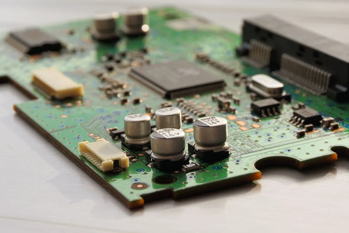 Chip xếp chồng mới đạt mật độ gấp 4 lần HBM, hứa hẹn giải cơn khát băng thông AI