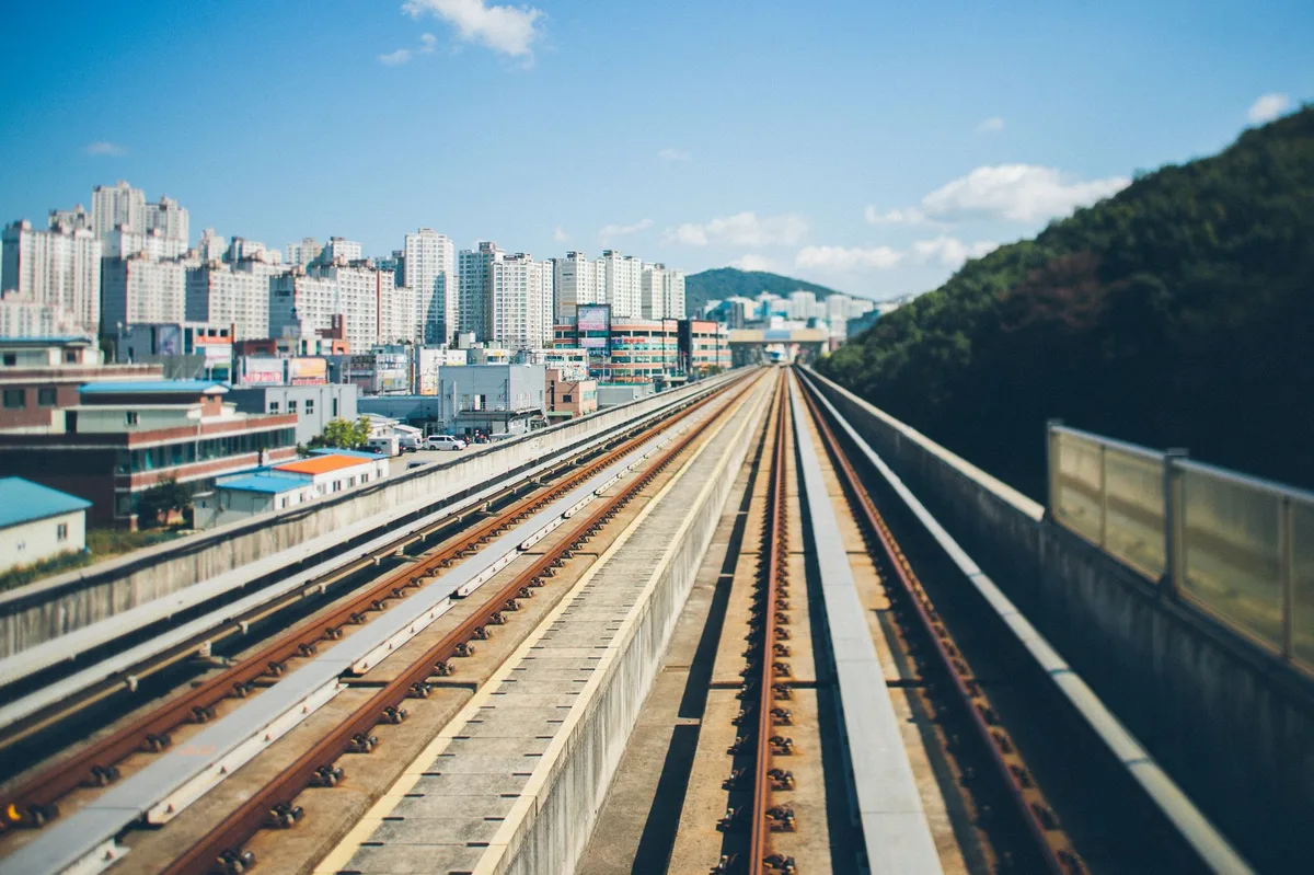 Colony – phim zombie mới của đạo diễn Train to Busan: Xác sống thông minh hơn, con người không thể thoát
