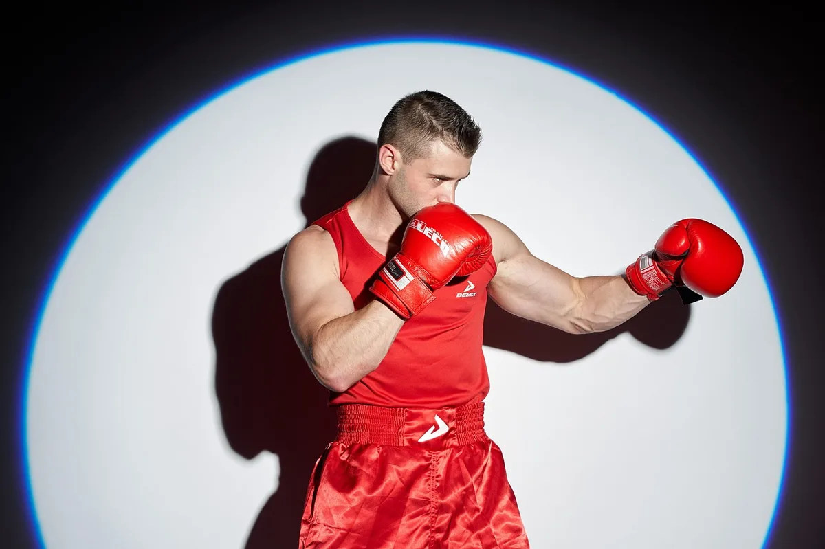 Conor McGregor tái xuất UFC chỉ 69 giây: chấn thương đầu gối phải hủy hoại màn trở lại