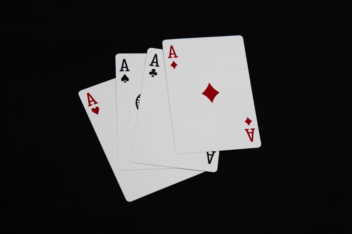 Cựu nghiên cứu viên DeepMind dùng AI chơi poker để giao dịch chứng khoán, định giá phòng lab 500 triệu USD