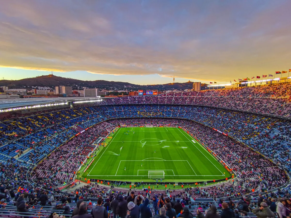 FC Barcelona nhận cúp vô địch La Liga: Hậu trường lễ trao cúp qua video