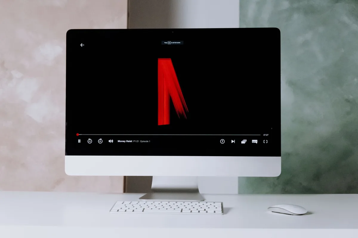 Fortitude: Netflix bị kiện 105 triệu USD vì ổ cứng phim Nicolas Cage bị đánh cắp