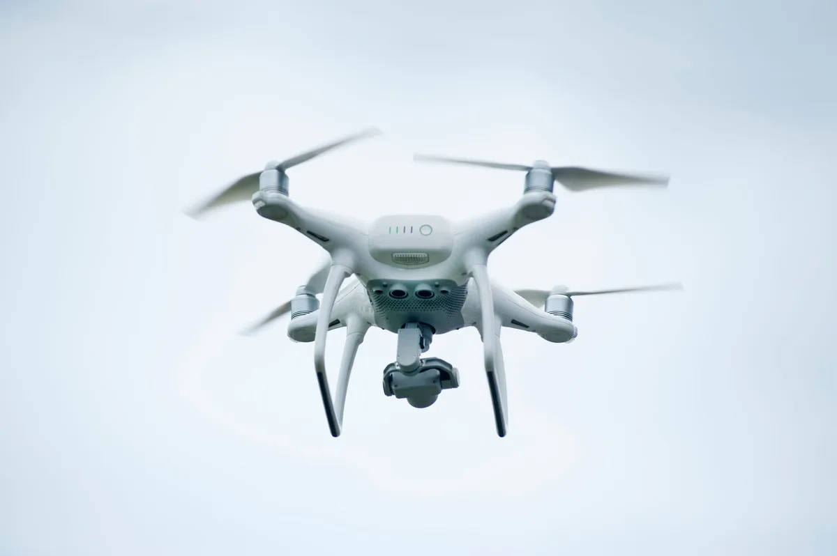 Lockheed Martin giới thiệu UAV Morfius X-Rotor dùng vi sóng cao năng tiêu diệt 50 máy bay không người lái địch trong một chuyến bay