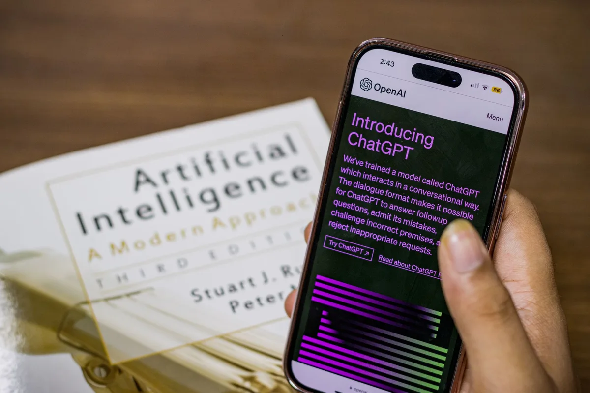 Mistral AI vs ChatGPT: So sánh toàn diện về chi phí, tốc độ và chất lượng năm 2026