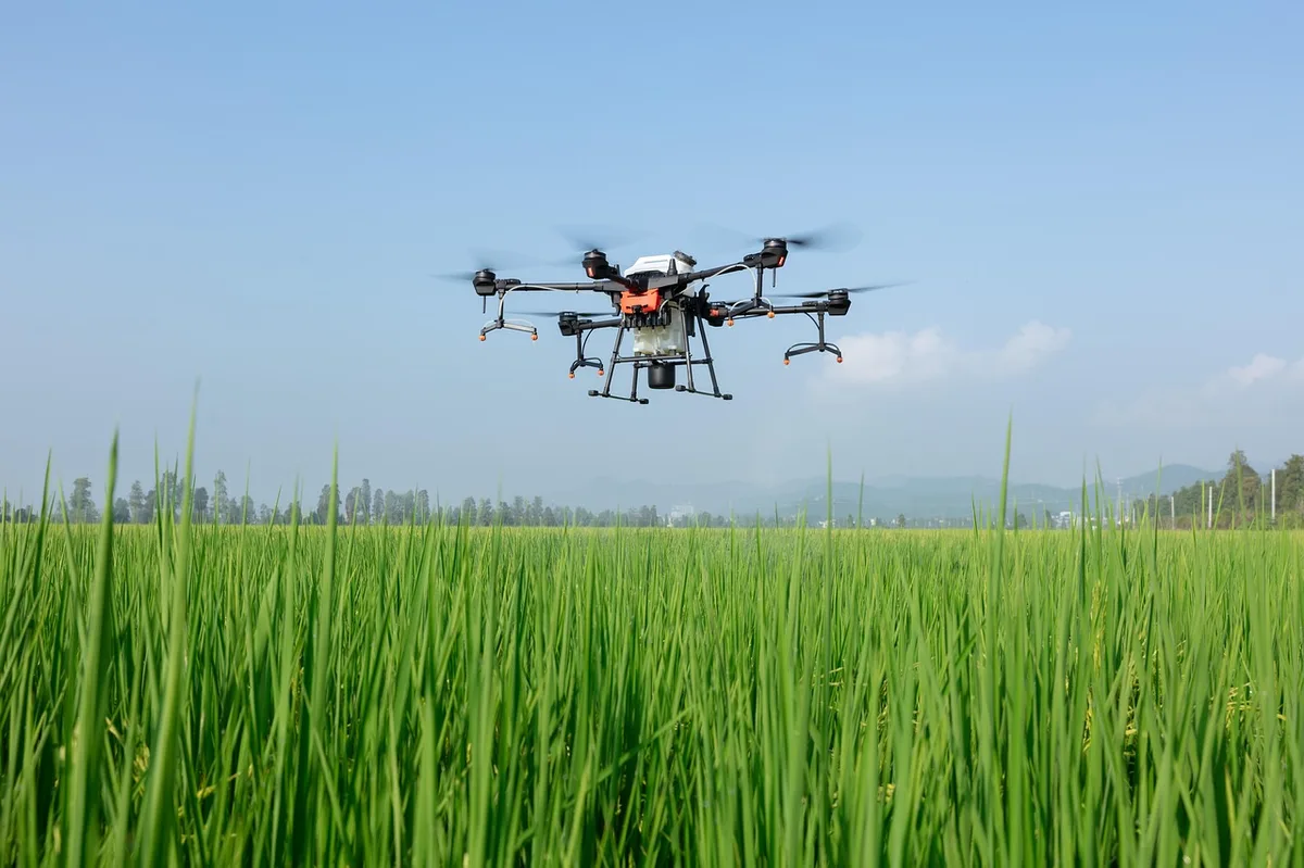 Nông nghiệp công nghệ cao: Máy bay không người lái và robot biến việc đồng áng thành 'ngầu'