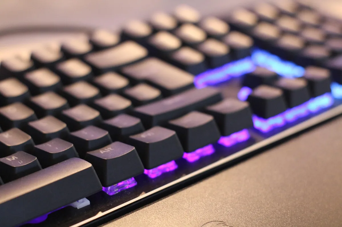 Razer ra mắt bàn phím Huntsman V3 HE giá rẻ: Hall effect, tốc độ cao, giá từ 120 USD