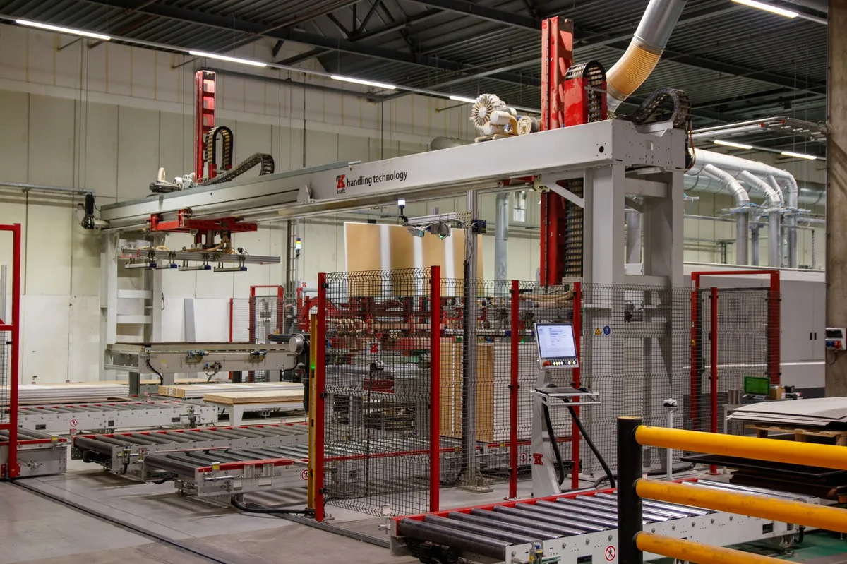 Taisei và FANUC phát triển hệ thống picking tự động dùng AI cho pallet hỗn hợp