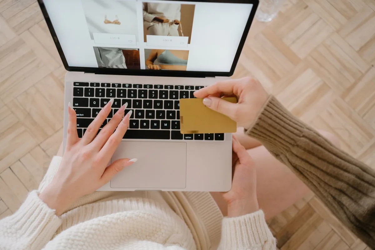 Thương mại điện tử Việt Nam 2026: Quy mô 38,5 tỷ USD, Shopee và TikTok Shop thống trị