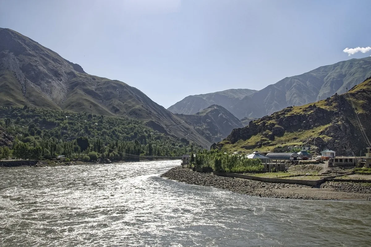 Trung Quốc hoàn thành làng biên phòng thứ năm cách biên giới Arunachal vài km