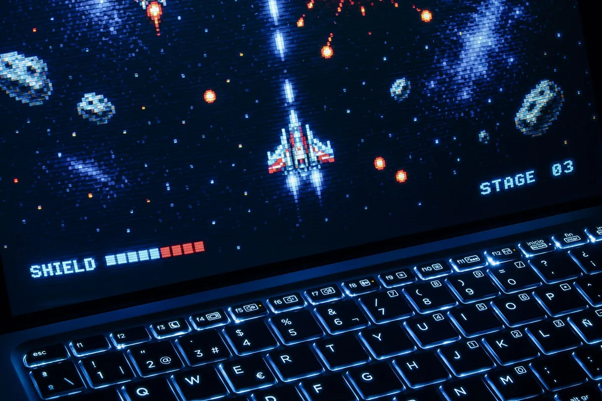 Alienware 15: laptop gaming giá rẻ được WIRED đánh giá đáng đồng tiền