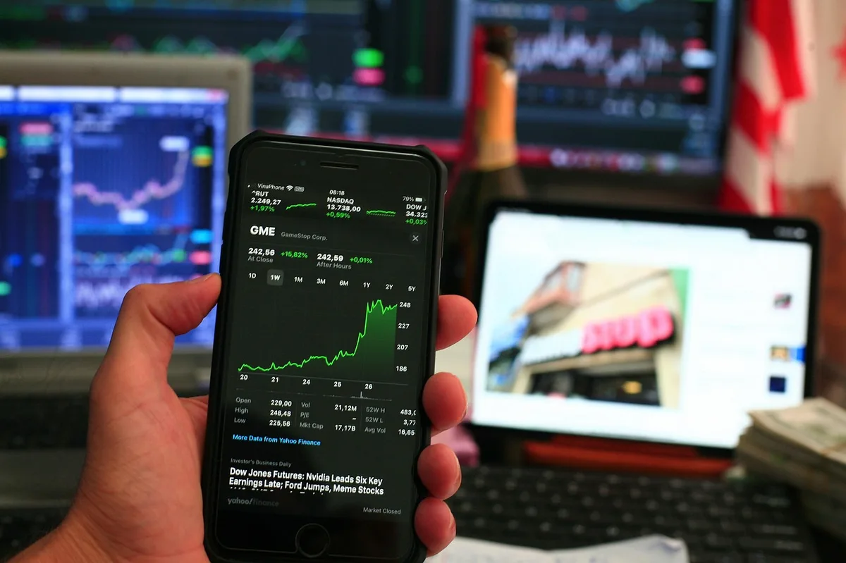 Bán khống Samsung Electronics tăng 27% trong tháng 7, ngoại khối đặt cược giá cổ phiếu giảm