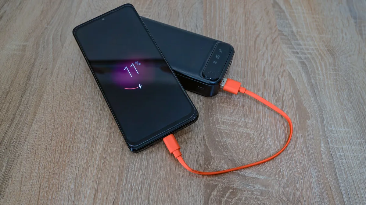 Chế độ máy bay khi sạc pin có nhanh hơn? Galaxy Z Flip 8 chỉ rút ngắn 7 phút