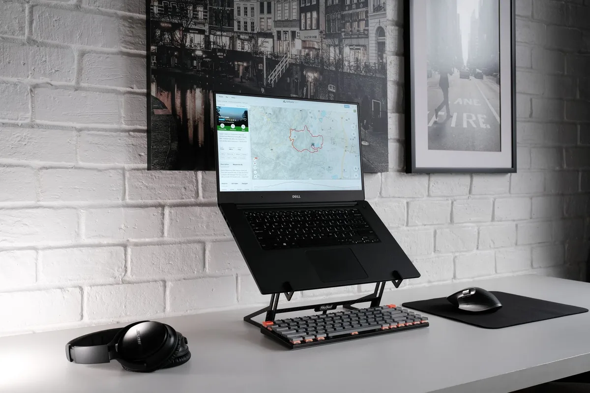 Đế tản nhiệt laptop có đáng mua? Thử nghiệm 8 sản phẩm: Llano RGB mát nhất, TECKNET rẻ và êm nhất