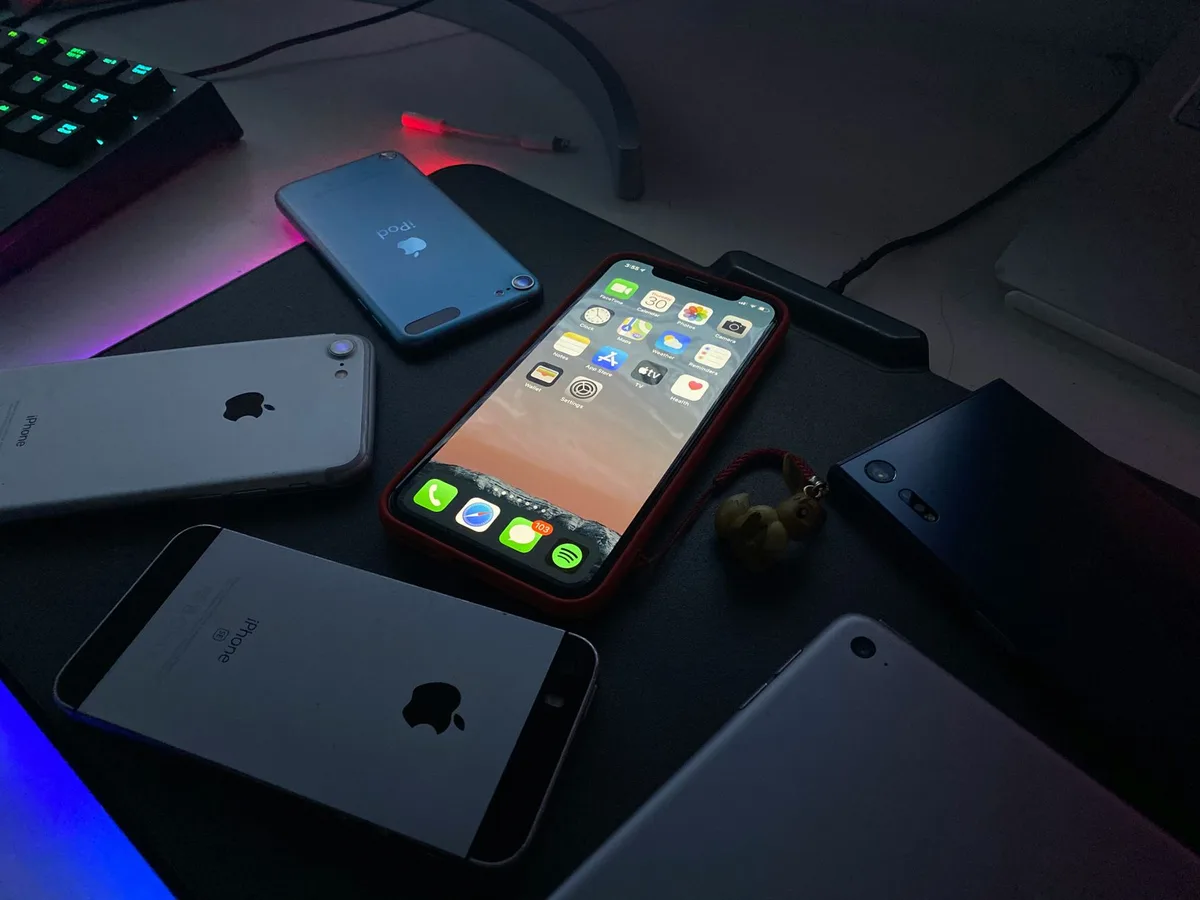 iPhone kỷ niệm 20 năm vẫn đúng lộ trình: Bloomberg hé lộ thiết kế kính cong trên dòng Pro