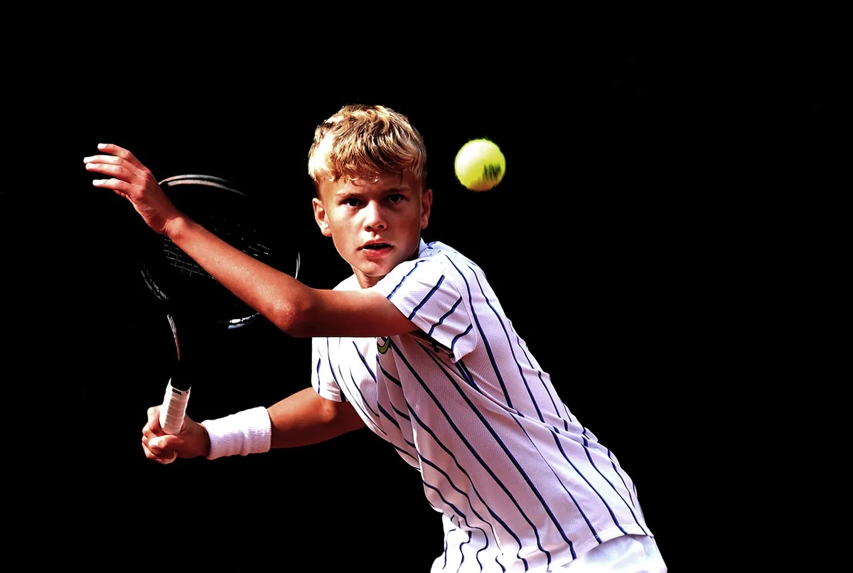 Kristina Liutova thắng Darja Vidmanova 1-6, 6-1, 6-3: vô địch Memphis ngay lần đầu dự WTA