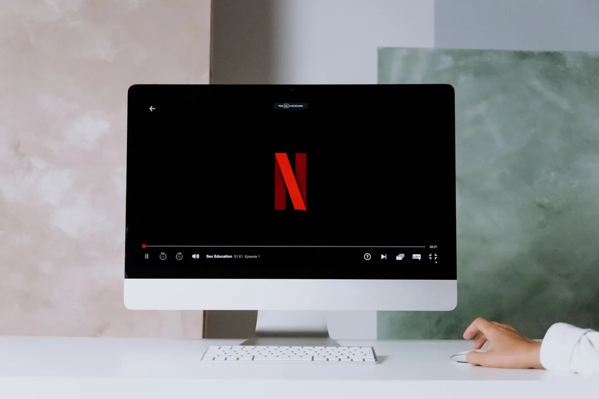 Phim Netflix tháng 8/2026: “Outer Banks” hạ màn, “The Whisper Man” quy tụ Robert De Niro