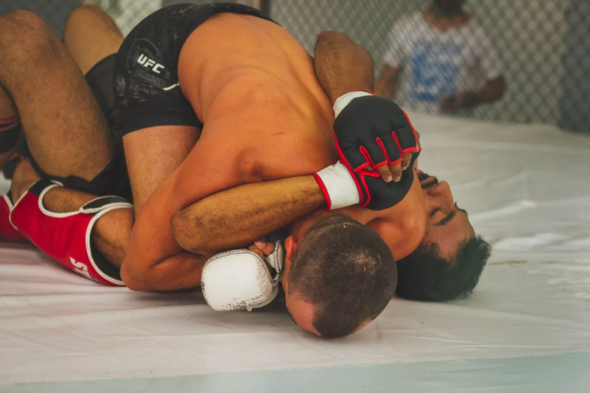 Salkilld hạ Gamrot bằng submission hiệp 1: gọi tên Saint-Denis sau UFC Vegas 120