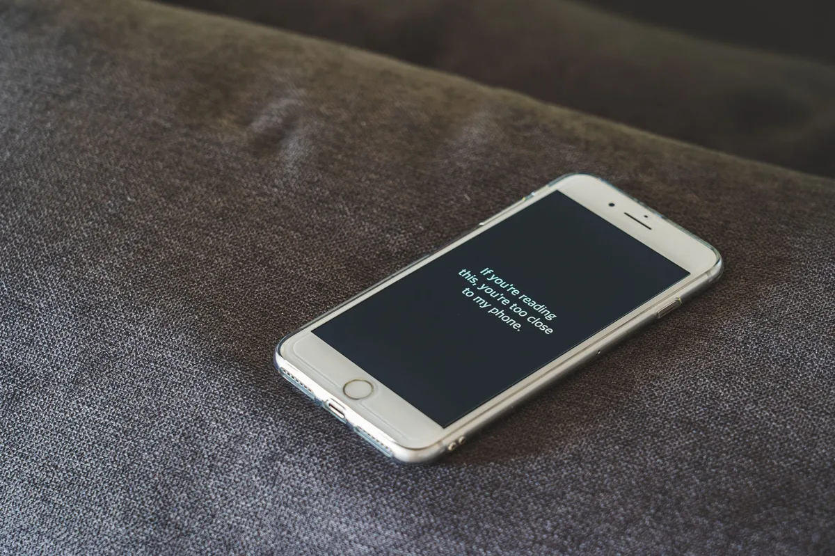 Quyền riêng tư và chặn theo dõi ứng dụng trên iPhone: cách bật, giới hạn và các lớp bảo vệ khác